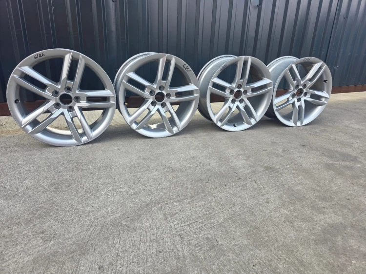 FELGA FELGI VW SKODA SEAT AUDI A1 8X 5X100 7.5J R17 ET36 8X06010256K 6/26