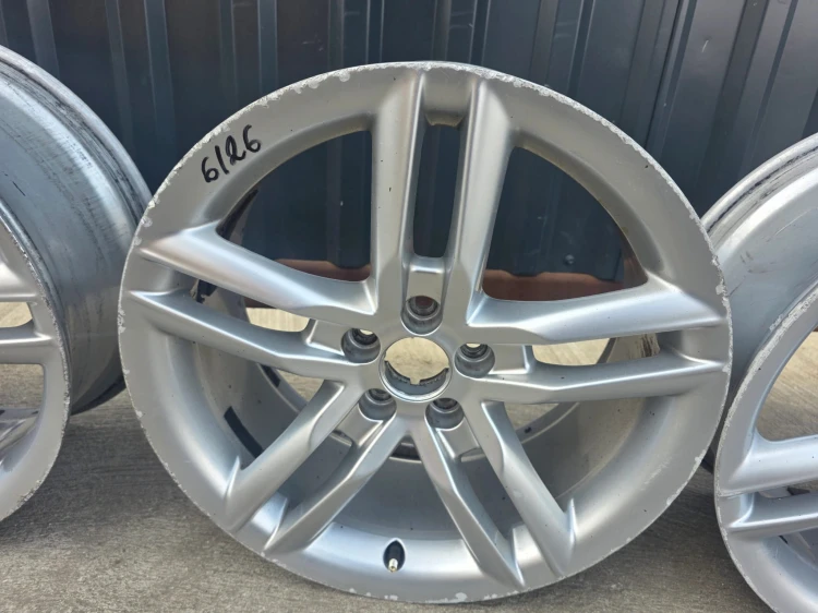 FELGA FELGI VW SKODA SEAT AUDI A1 8X 5X100 7.5J R17 ET36 8X06010256K 6/26