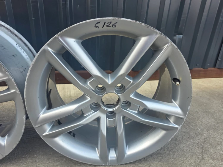 FELGA FELGI VW SKODA SEAT AUDI A1 8X 5X100 7.5J R17 ET36 8X06010256K 6/26