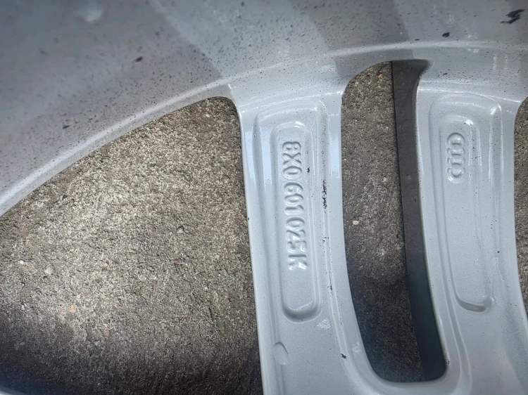 FELGA FELGI VW SKODA SEAT AUDI A1 8X 5X100 7.5J R17 ET36 8X06010256K 6/26