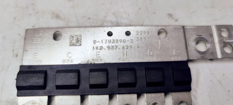 BEZPIECZNIK SKRZYNKI GŁÓWNY AUDI A3 VW 1K0937629A