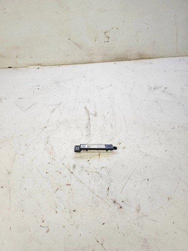 WZMACNIACZ ANTENOWY AUDI A6 C8 4K9035225D