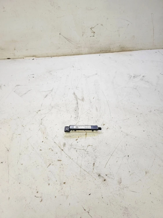 WZMACNIACZ ANTENOWY AUDI A6 C8 4K9035225D