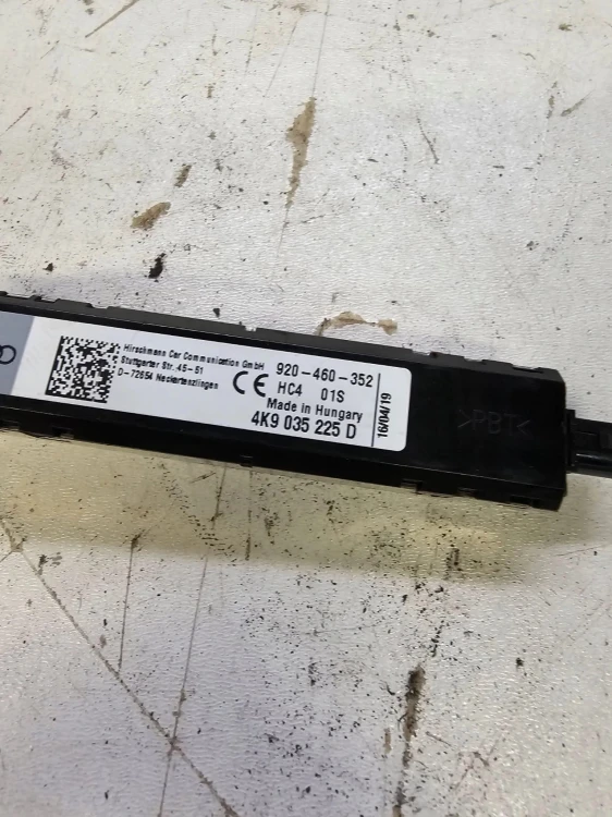 WZMACNIACZ ANTENOWY AUDI A6 C8 4K9035225D