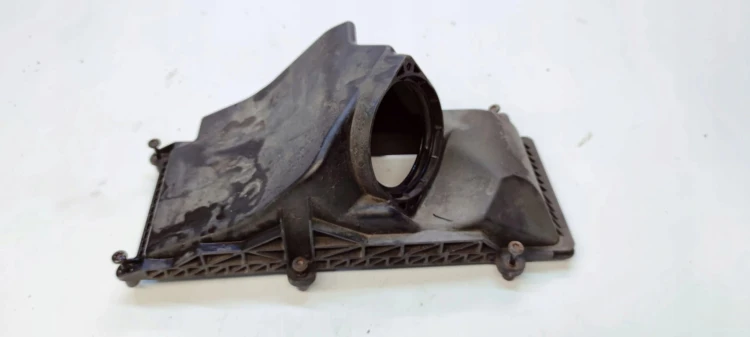 POKRYWA OBUDOWY FILTRA POWIETRZA AUDI A4 A5 Q5 8R0133837
