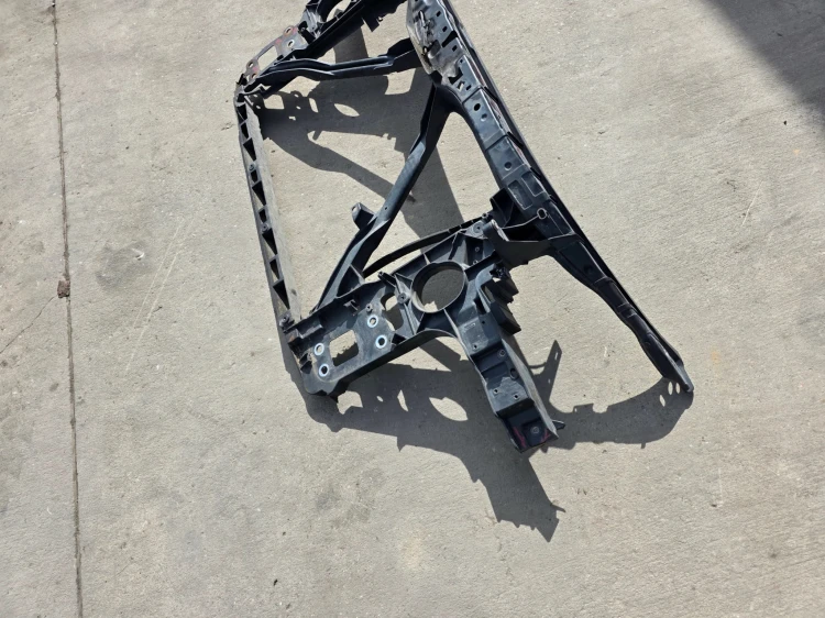 PAS PRZEDNI GOŁY AUDI Q7 4L 4L0805594 DO POPRAWEK
