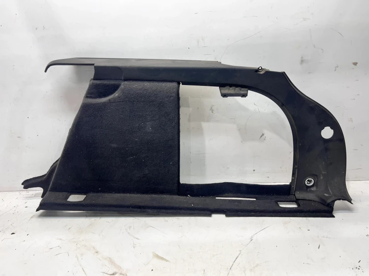 BOCZEK BAGAŻNIKA PRAWY AUDI A4 B7 AVANT 8E9863880