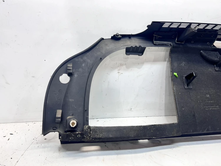BOCZEK BAGAŻNIKA PRAWY AUDI A4 B7 AVANT 8E9863880