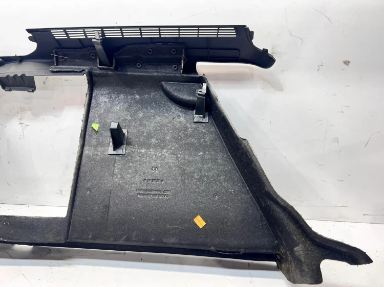 BOCZEK BAGAŻNIKA PRAWY AUDI A4 B7 AVANT 8E9863880
