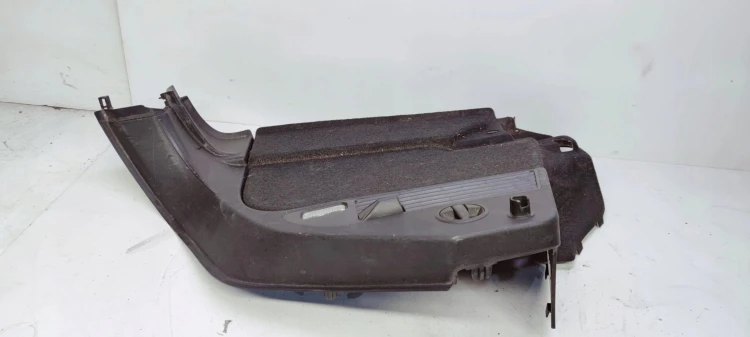 BOCZEK BAGAŻNIKA PRAWY AUDI A1 3 DRZWI 8X3867762