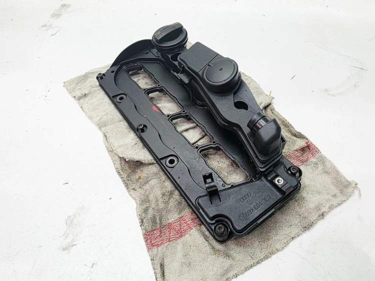 POKRYWA ZAWORÓW AUDI A4 B8 A5 8T Q5 8R A6 C6 LIFT 2.0 TDI 03L103469A
