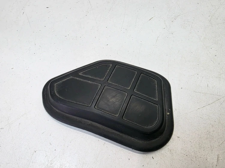 ZAŚLEPKA OSŁONA AMORTYZATORA PRAWY PRZÓD AUDI A4 B8 A5 8T 8K0803594