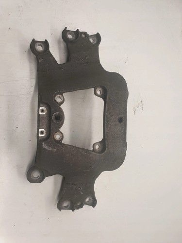 MOCOWANIE ŁAPA PODPORA SKRZYNI AUDI A6 4F0399263L