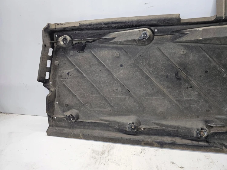 OSŁONA PŁYTA PODWOZIA PRAWA AUDI A1 8X LIFT VW 6R0825202A
