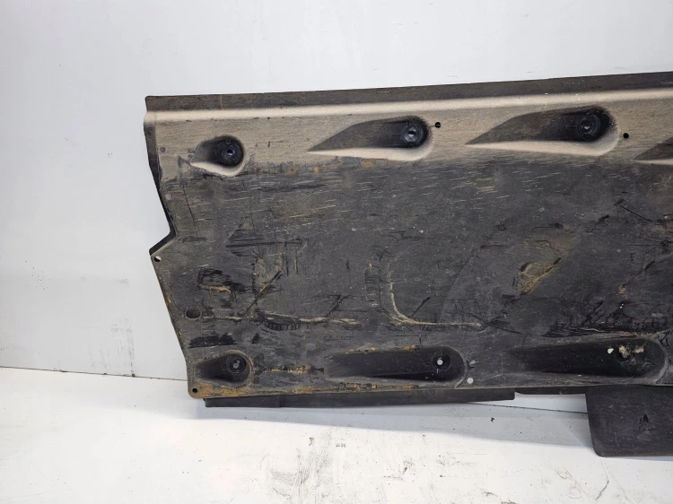 OSŁONA PŁYTA PODWOZIA PRAWA AUDI A1 8X LIFT VW 6R0825202A