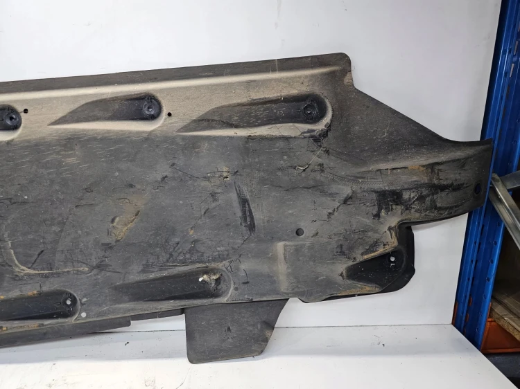 OSŁONA PŁYTA PODWOZIA PRAWA AUDI A1 8X LIFT VW 6R0825202A