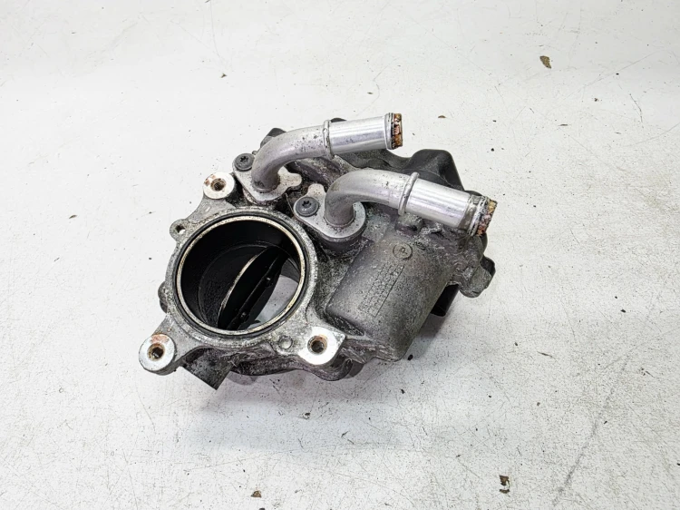 PRZEPUSTNICA KLAPA AUDI VOLKSWAGEN SEAT SKODA 2.0 TDI 04L128059AA