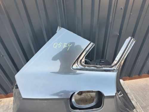 ĆWIARTKA BŁOTNIK PRAWY TYŁ AUDI Q5 FY LZ7S 80A !!! *3