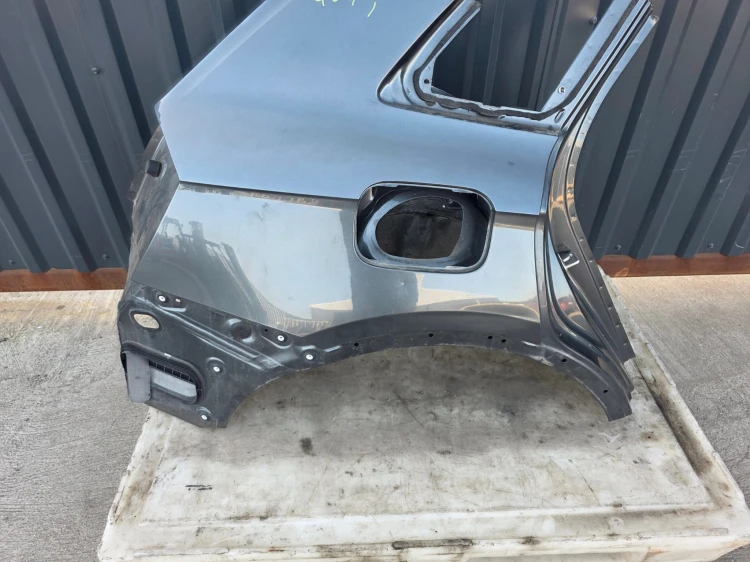 ĆWIARTKA BŁOTNIK PRAWY TYŁ AUDI Q5 FY LZ7S 80A !!! *3