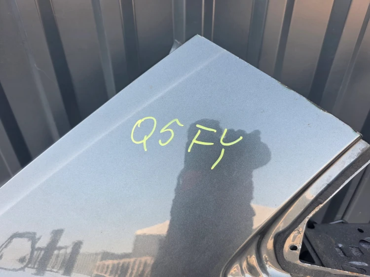 ĆWIARTKA BŁOTNIK PRAWY TYŁ AUDI Q5 FY LZ7S 80A !!! *3