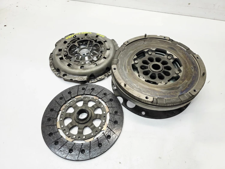 KOŁO DWUMASOWE SPRZĘGŁO AUDI A4 B8 A5 A6 C7 2.0 TDI TFSI 0B2105266L 1/26