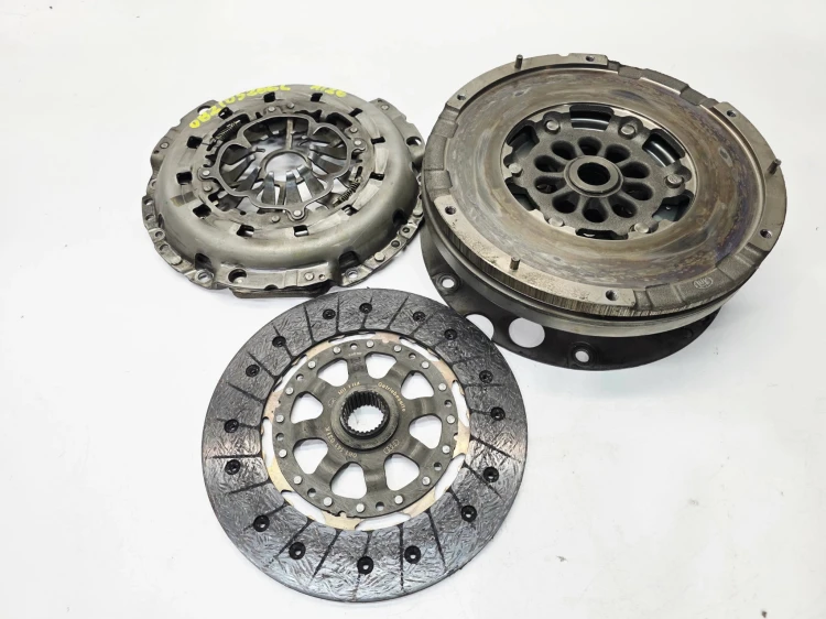 KOŁO DWUMASOWE SPRZĘGŁO AUDI A4 B8 A5 A6 C7 2.0 TDI TFSI 0B2105266L 1/26