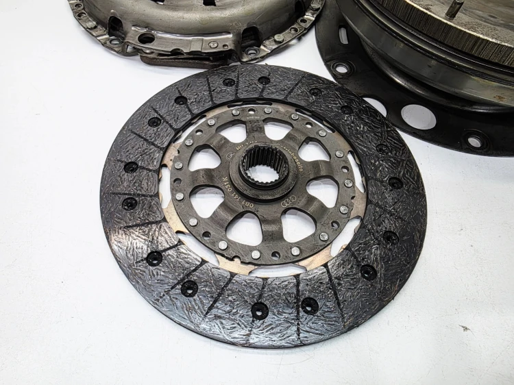 KOŁO DWUMASOWE SPRZĘGŁO AUDI A4 B8 A5 A6 C7 2.0 TDI TFSI 0B2105266L 1/26
