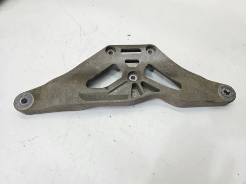 WZMOCNIENIE POPRZECZNE MOSTU AUDI A6 C6 4F0599287
