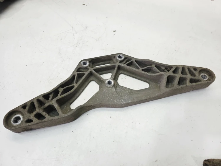 WZMOCNIENIE POPRZECZNE MOSTU AUDI A6 C6 4F0599287
