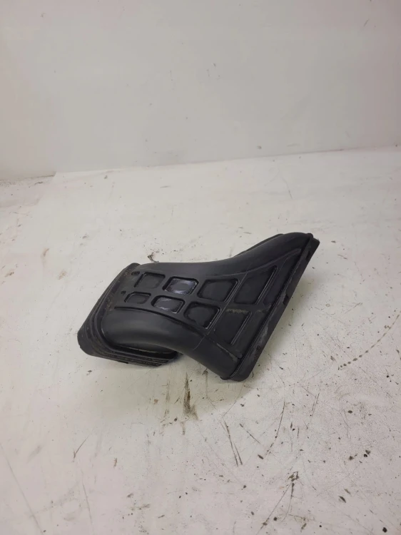 WLOT DOLOT POWIETRZA AUDI Q5 8R 8R0129739A