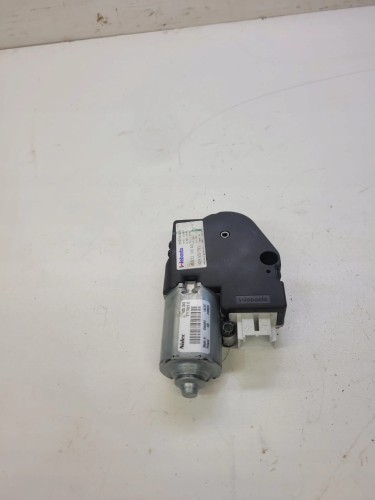 SILNICZEK SZYBERDACHU AUDI A6 C7 A7 4G9959591