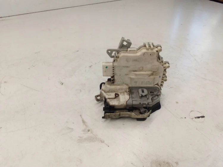 ZAMEK DRZWI PRAWY TYŁ AUDI A4 B8 A5 Q5 8K0839016C