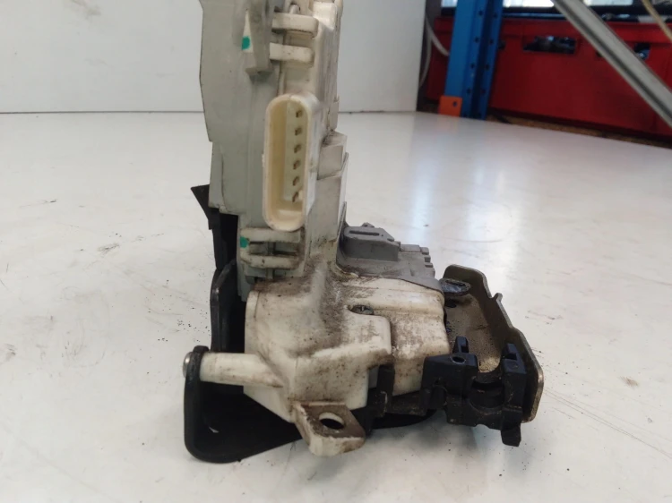 ZAMEK DRZWI PRAWY TYŁ AUDI A4 B8 A5 Q5 8K0839016C