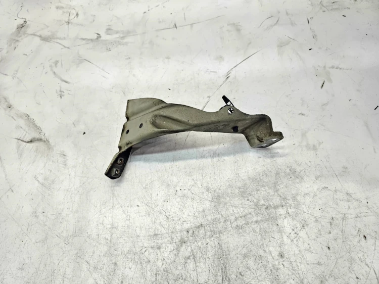 WSPORNIK MOCOWANIE BŁOTNIKA PRAWY PRZÓD AUDI A4 B7 8E0821135A