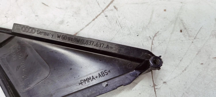 TRÓJKĄT OSŁONA LEWY PRZÓD AUDI A4 B9 8W0837637A