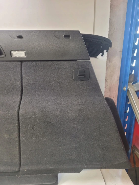 BOCZEK BAGAŻNIKA LEWY AUDI Q5 8R 8R0863879C