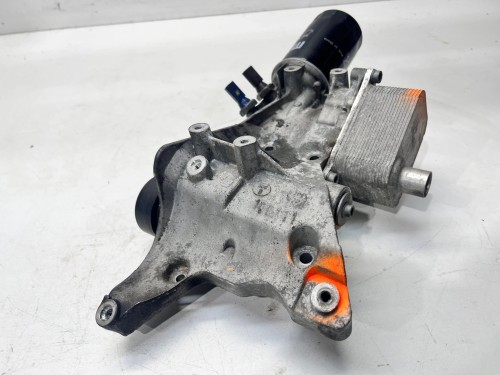 PODSTAWA FILTRA OLEJU ŁAPA ALTERNATORA 2.0 TFSI AUDI 06J903143AH