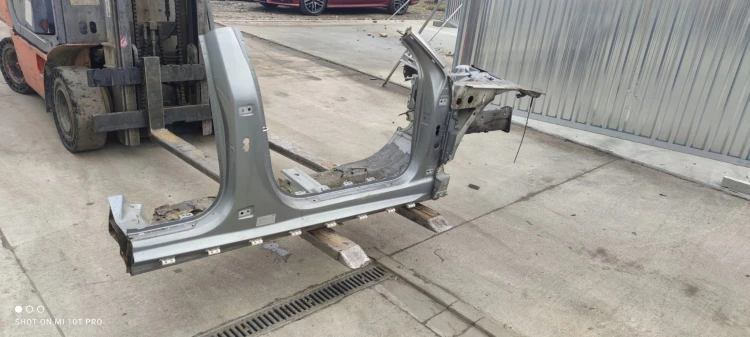 ĆWIARTKA PRÓG BOK FARTUCH PRAWA STRONA AUDI A6 C7