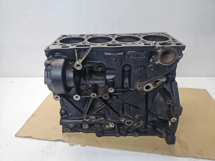 BLOK SILNIKA AUDI VW SEAT SKODA 1.6 TDI CRK 04L023E