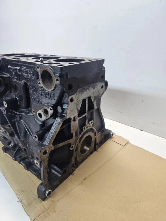 BLOK SILNIKA AUDI VW SEAT SKODA 1.6 TDI CRK 04L023E