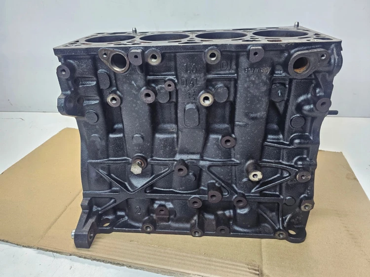 BLOK SILNIKA AUDI VW SEAT SKODA 1.6 TDI CRK 04L023E