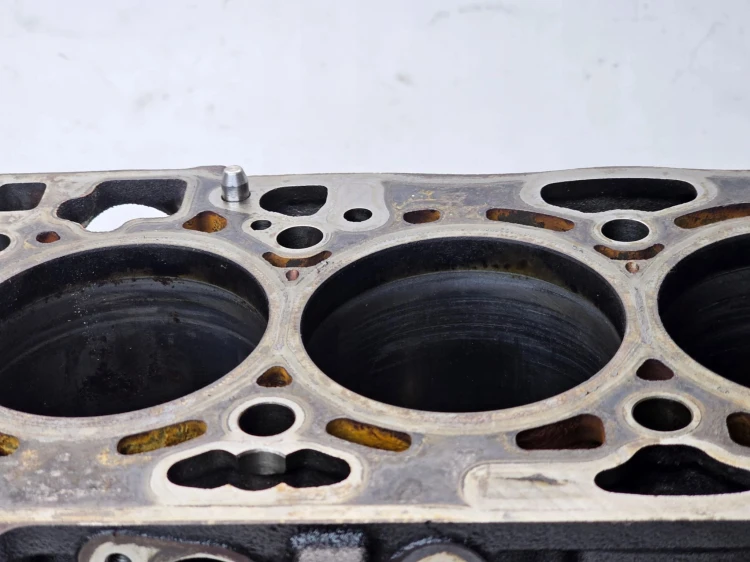 BLOK SILNIKA AUDI VW SEAT SKODA 1.6 TDI CRK 04L023E