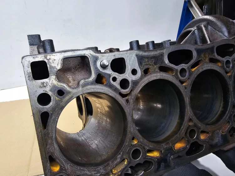 BLOK SILNIKA AUDI VW SEAT SKODA 1.6 TDI CRK 04L023E