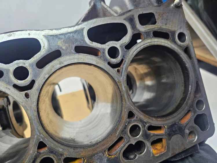 BLOK SILNIKA AUDI VW SEAT SKODA 1.6 TDI CRK 04L023E