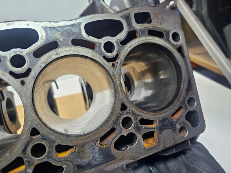 BLOK SILNIKA AUDI VW SEAT SKODA 1.6 TDI CRK 04L023E