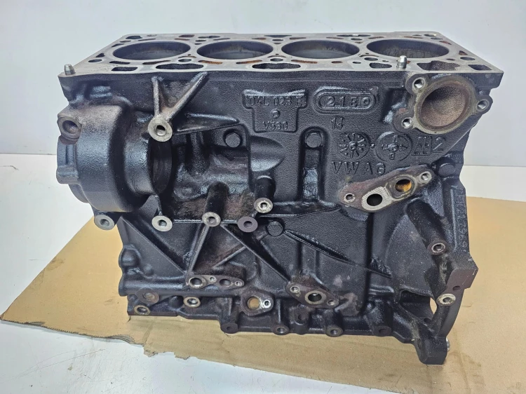 BLOK SILNIKA AUDI VW SEAT SKODA 1.6 TDI CRK 04L023E