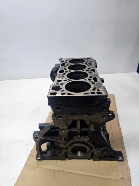 BLOK SILNIKA AUDI VW SEAT SKODA 1.6 TDI CRK 04L023E
