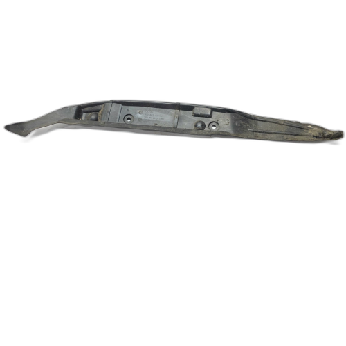 WYGŁUSZENIE BŁOTNIKA LEWE ELEMENT ZAMYKAJĄCY AUDI Q3 8U 8U0821111A