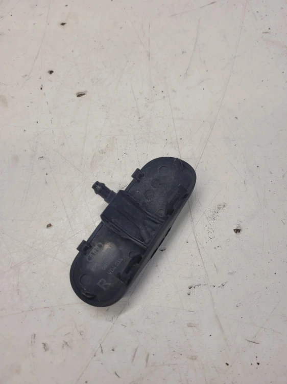 DYSZA SPRYSKIWACZA AUDI A3 8P LIFT 8P0955988D