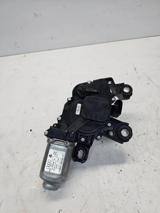 SILNICZEK WYCIERACZEK TYŁ AUDI Q3 8U A1 8X 8U0955711A